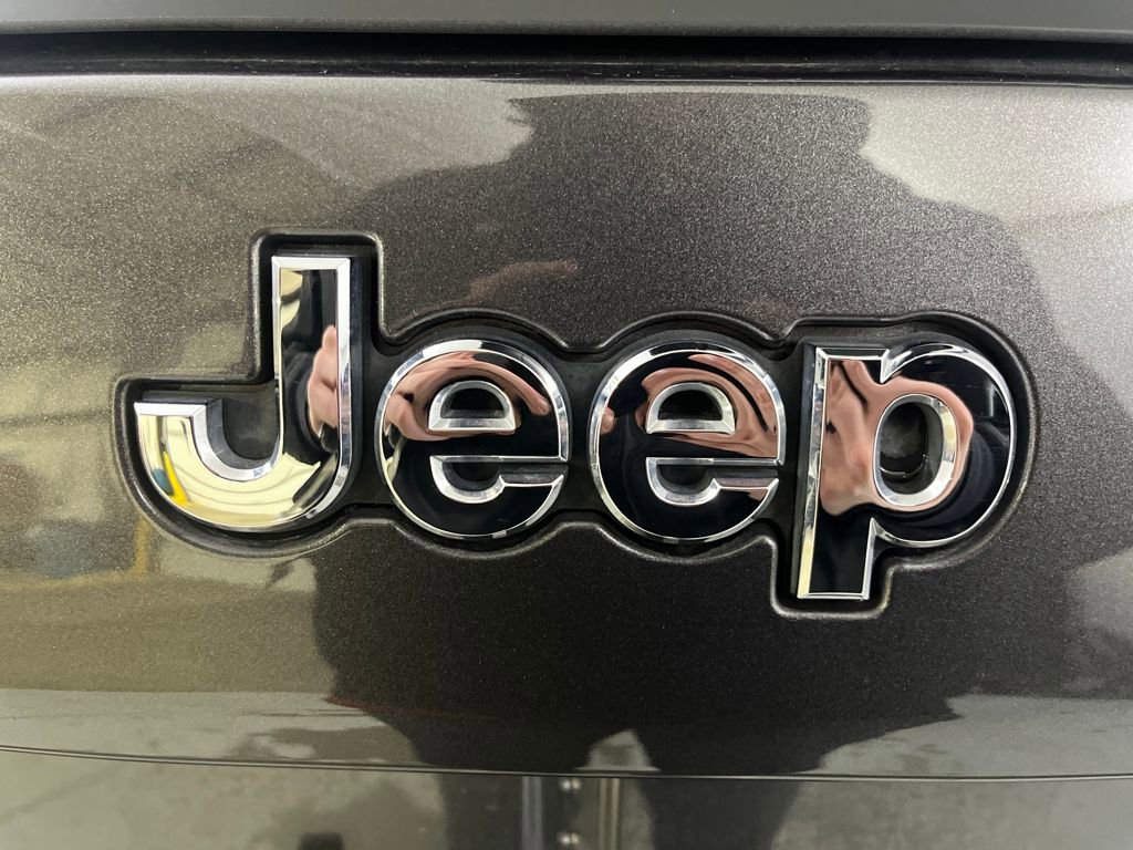 Used 2019 Jeep Cherokee Latitude Plus image 45