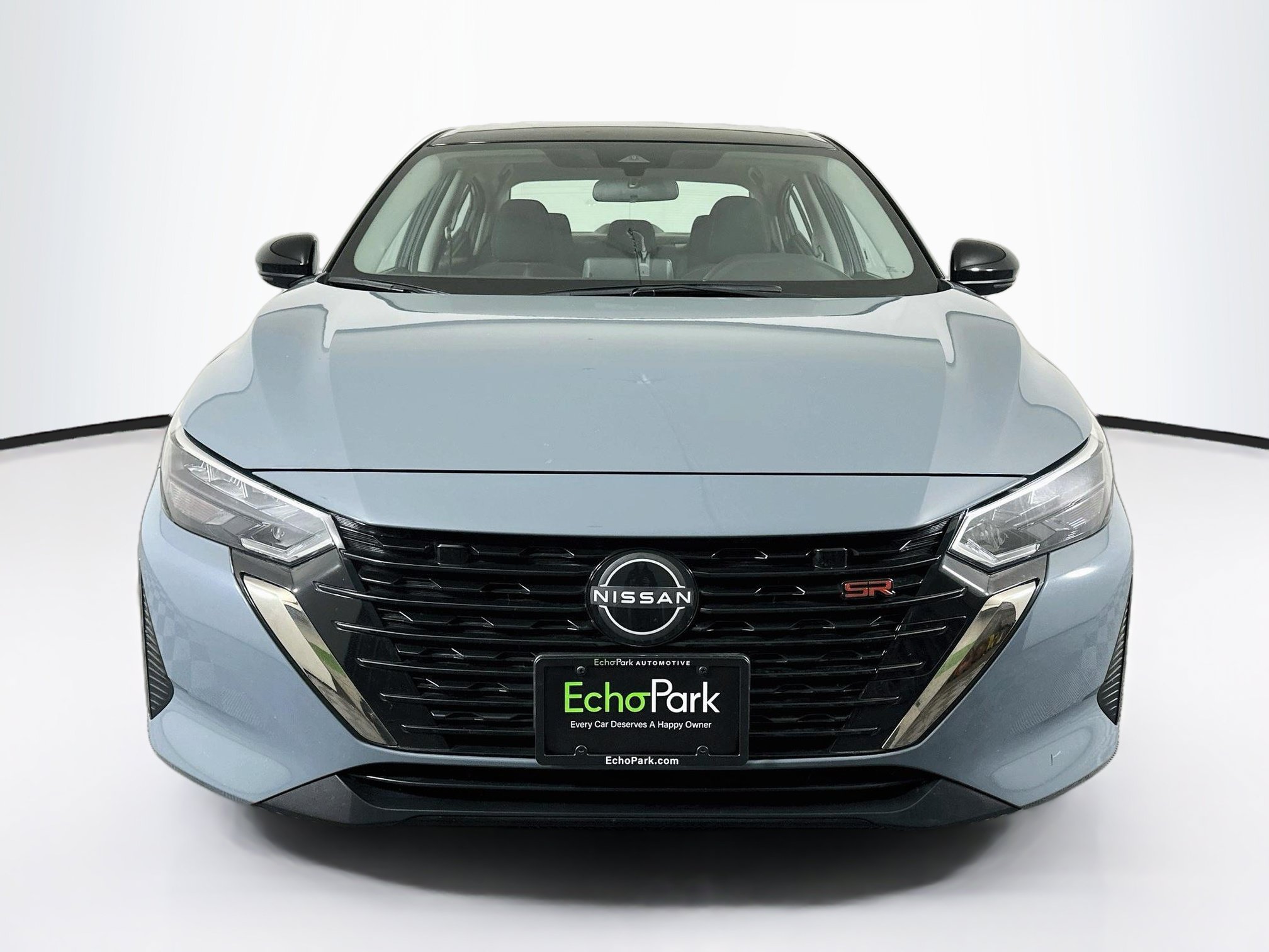 Used 2025 Nissan Sentra SR FWD image 2