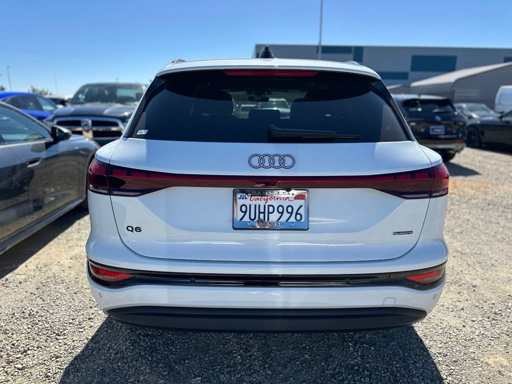 Used 2025 Audi Q6 e-tron Premium AWD/4WD image 5