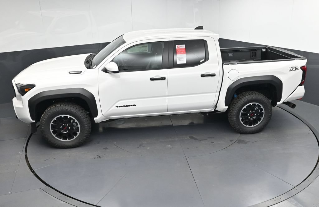 Used 2025 Toyota Tacoma TRD Off-Road AWD/4WD image 41