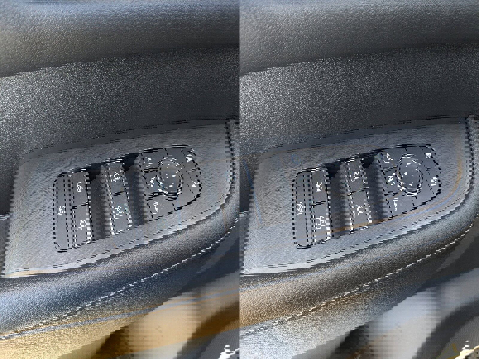 New 2026 Nissan Armada PRO-4X w/ Captain's Chari Seat Package image 13