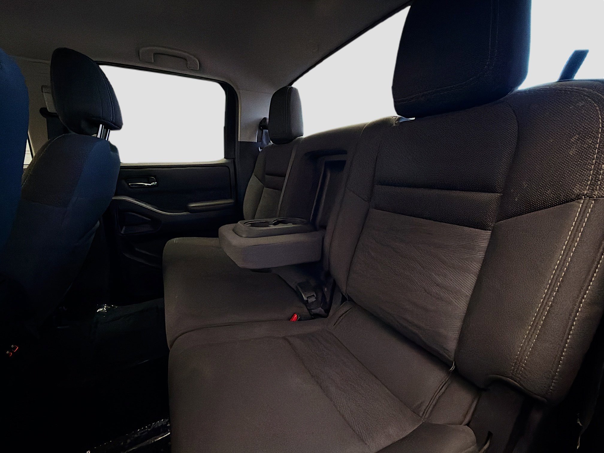 Used 2024 Nissan Frontier SV image 14