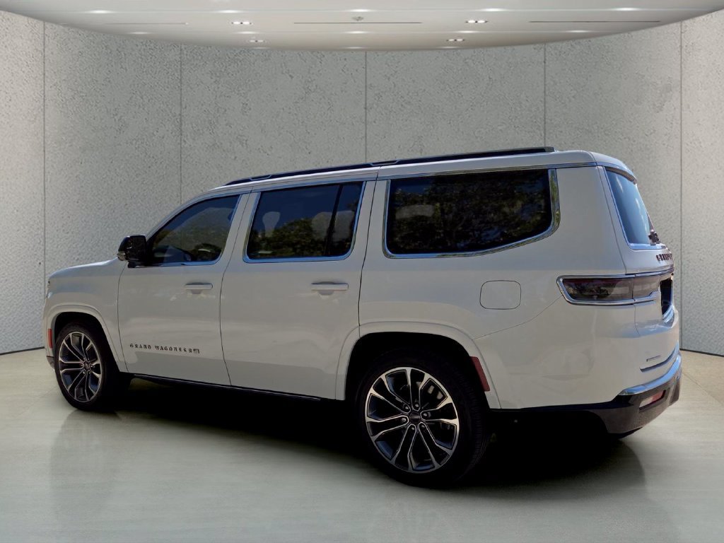 Used 2023 Jeep Grand Wagoneer Series III AWD/4WD image 6