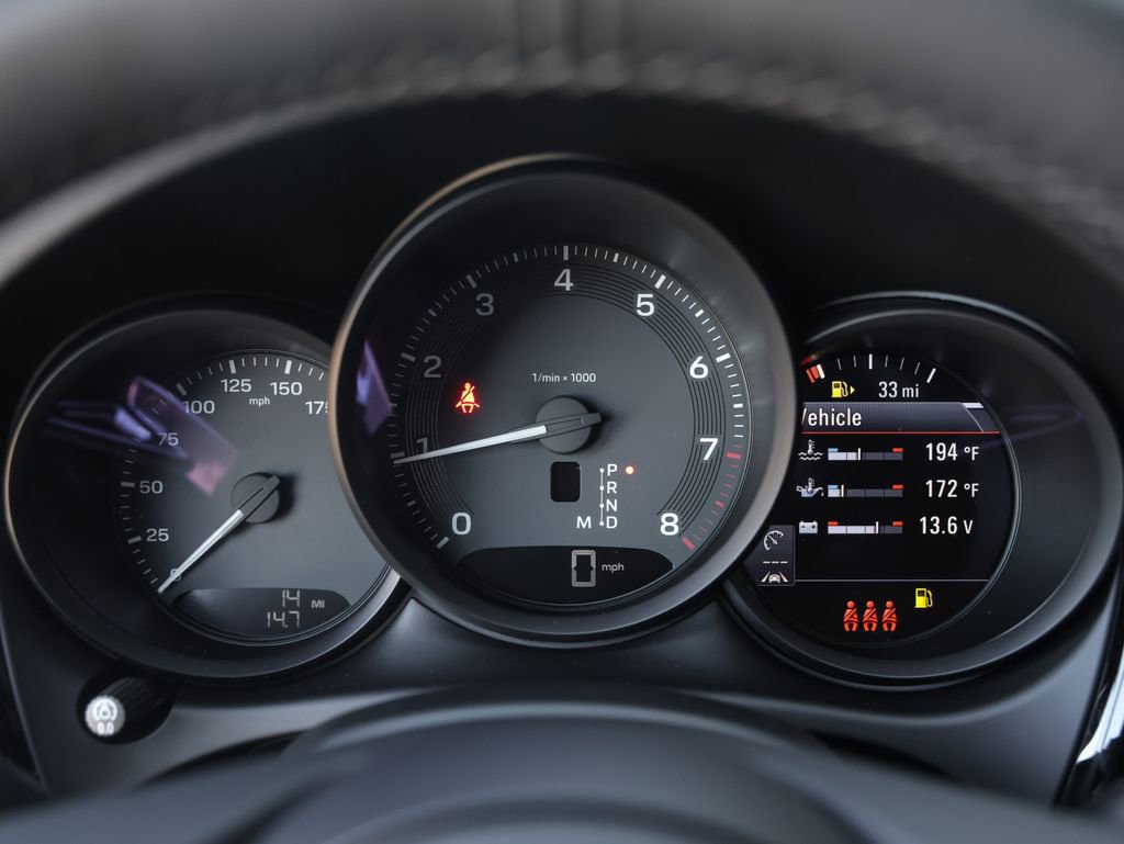 Certified 2025 Porsche Macan image 17