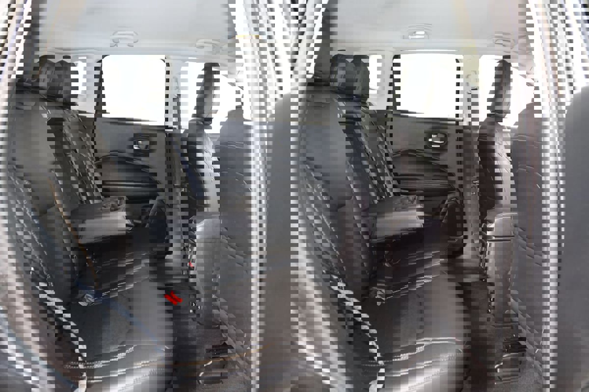 Used 2018 Jeep Compass Latitude w/ Popular Equipment Group image 12