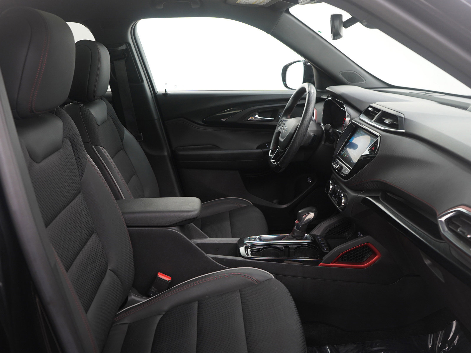 Used 2023 Chevrolet TrailBlazer RS w/ Sun and Liftgate Package image 11