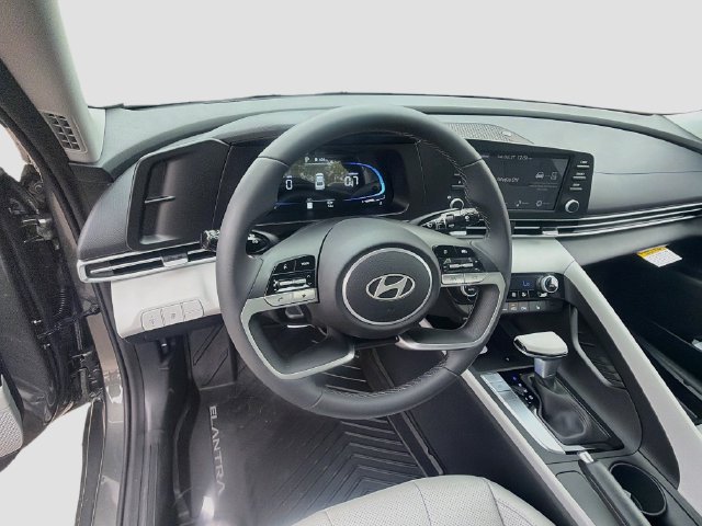 New 2026 Hyundai Elantra SEL Sport FWD image 11
