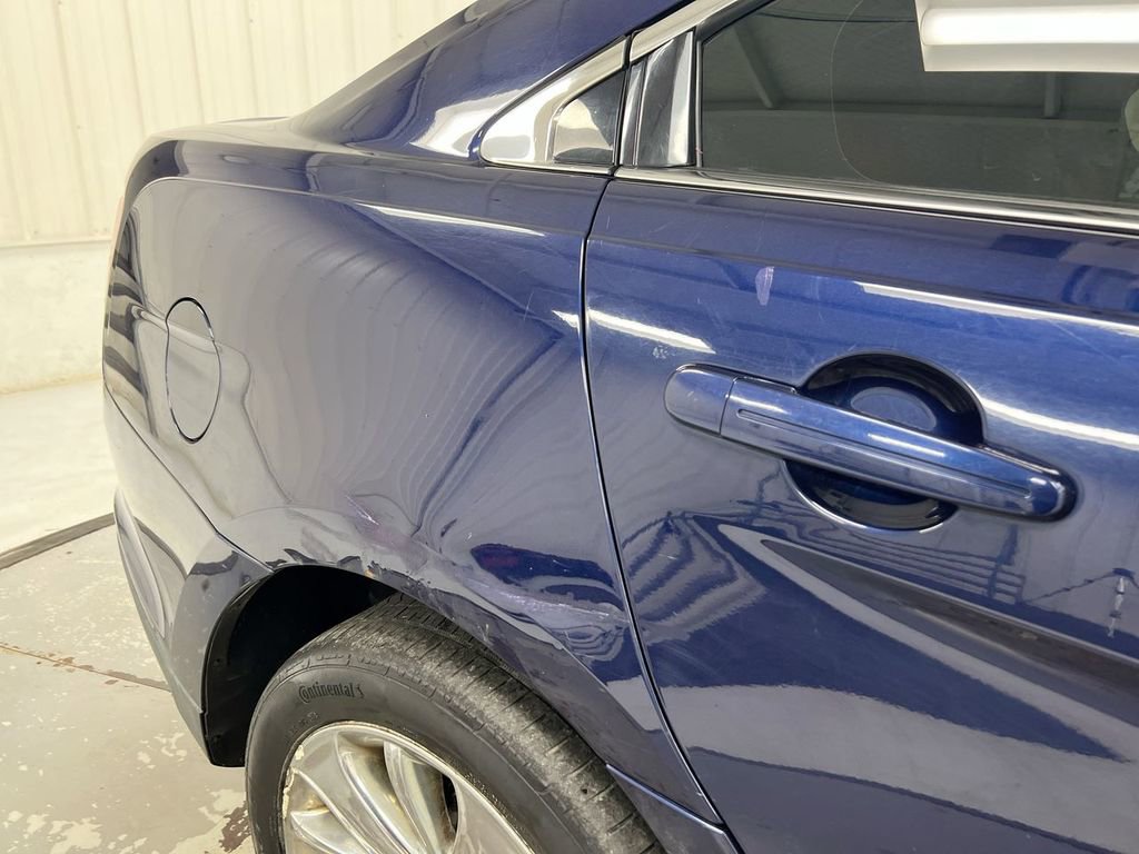 Used 2011 Ford Taurus Limited FWD image 25