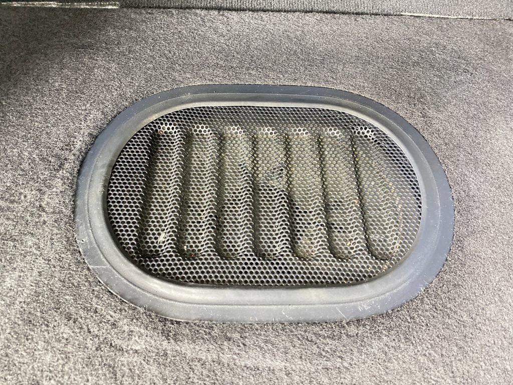 Used 2015 Jeep Wrangler Unlimited Sahara w/ Connectivity Group image 26