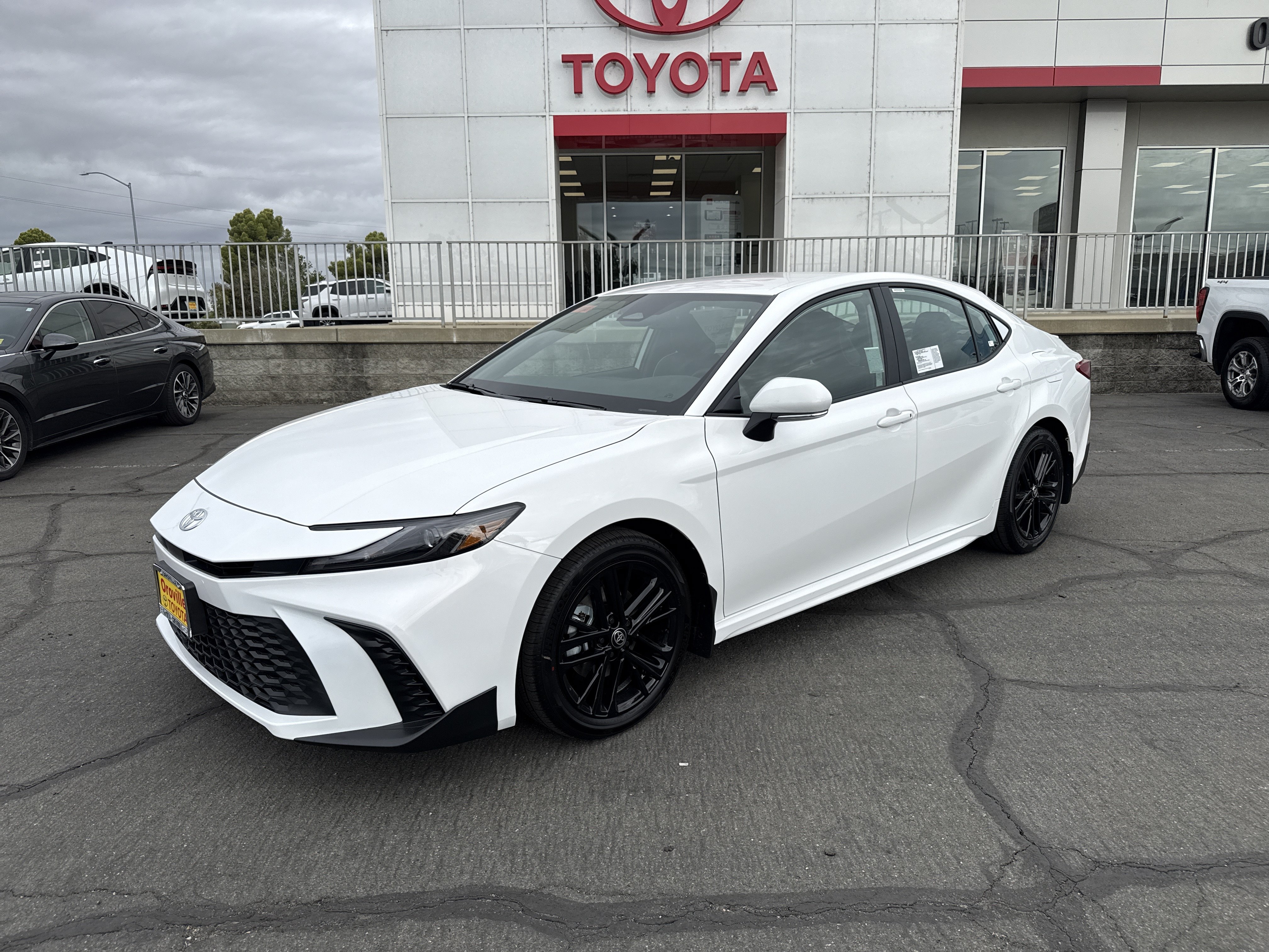 New 2026 Toyota Camry SE w/ Convenience Package