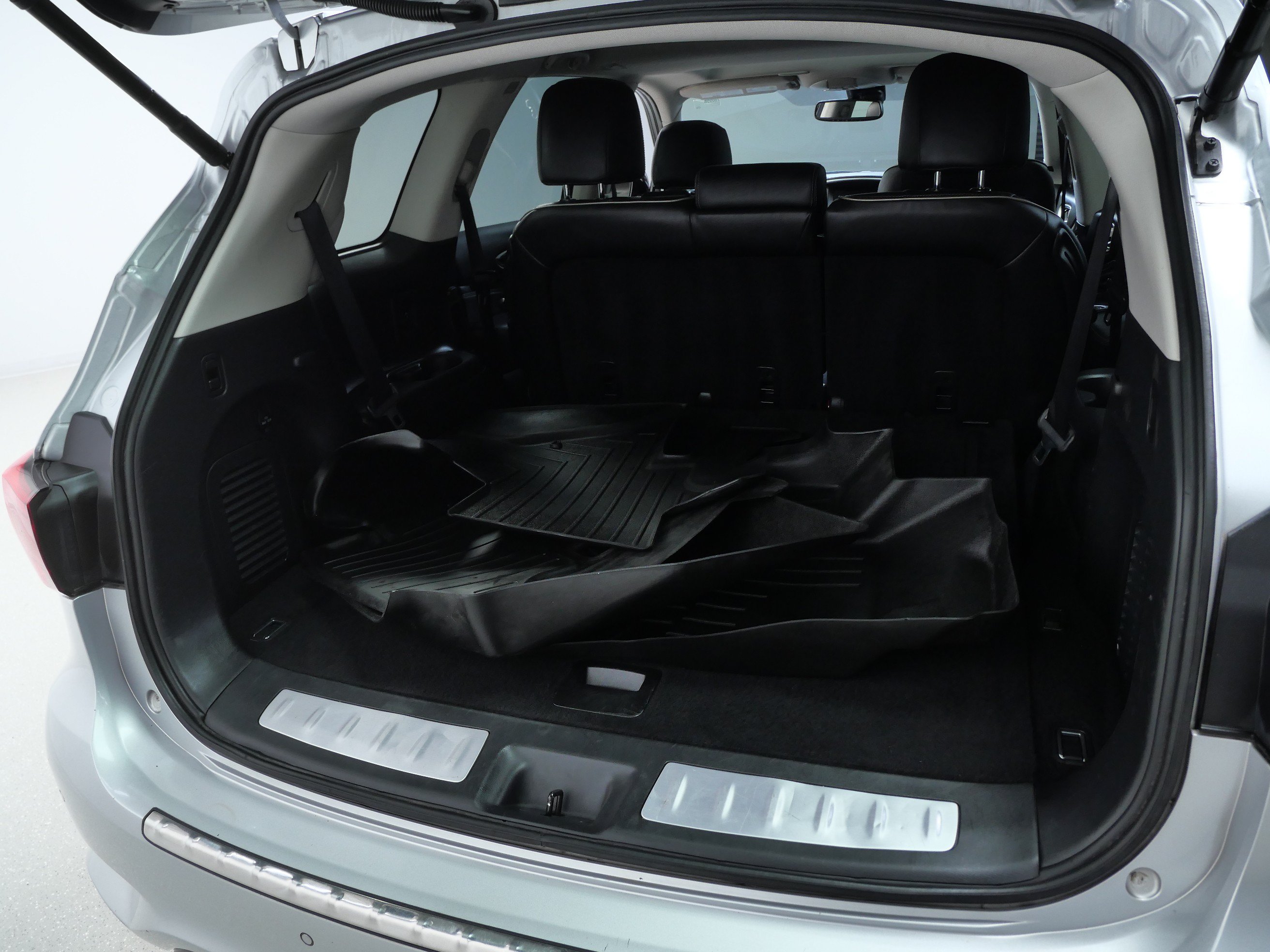 Used 2018 INFINITI QX60 FWD w/ Premium Plus Package image 7