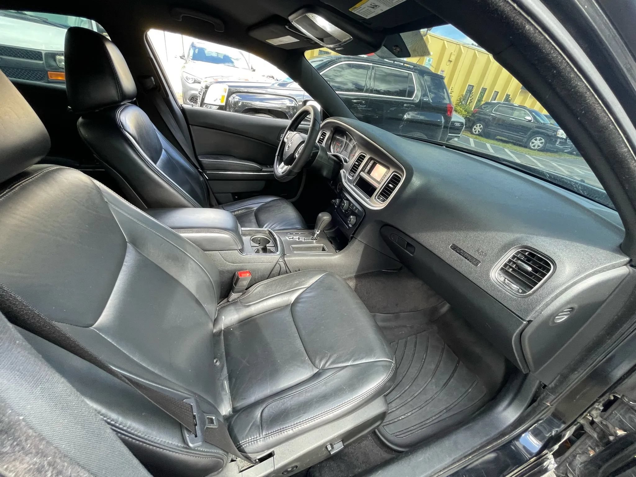 Used 2013 Dodge Charger SE RWD image 29