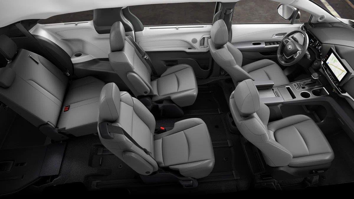 New 2026 Toyota Sienna XLE FWD image 4
