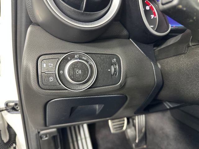 Used 2022 Alfa Romeo Giulia Ti image 19