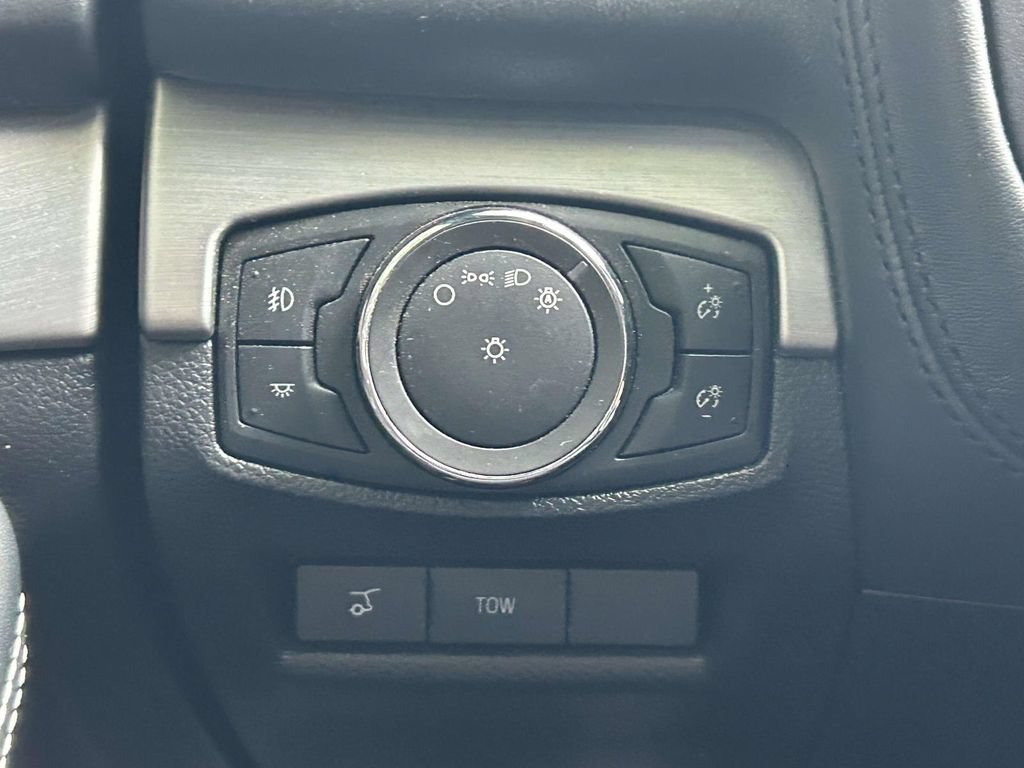 Used 2017 Ford Explorer Platinum AWD/4WD image 19