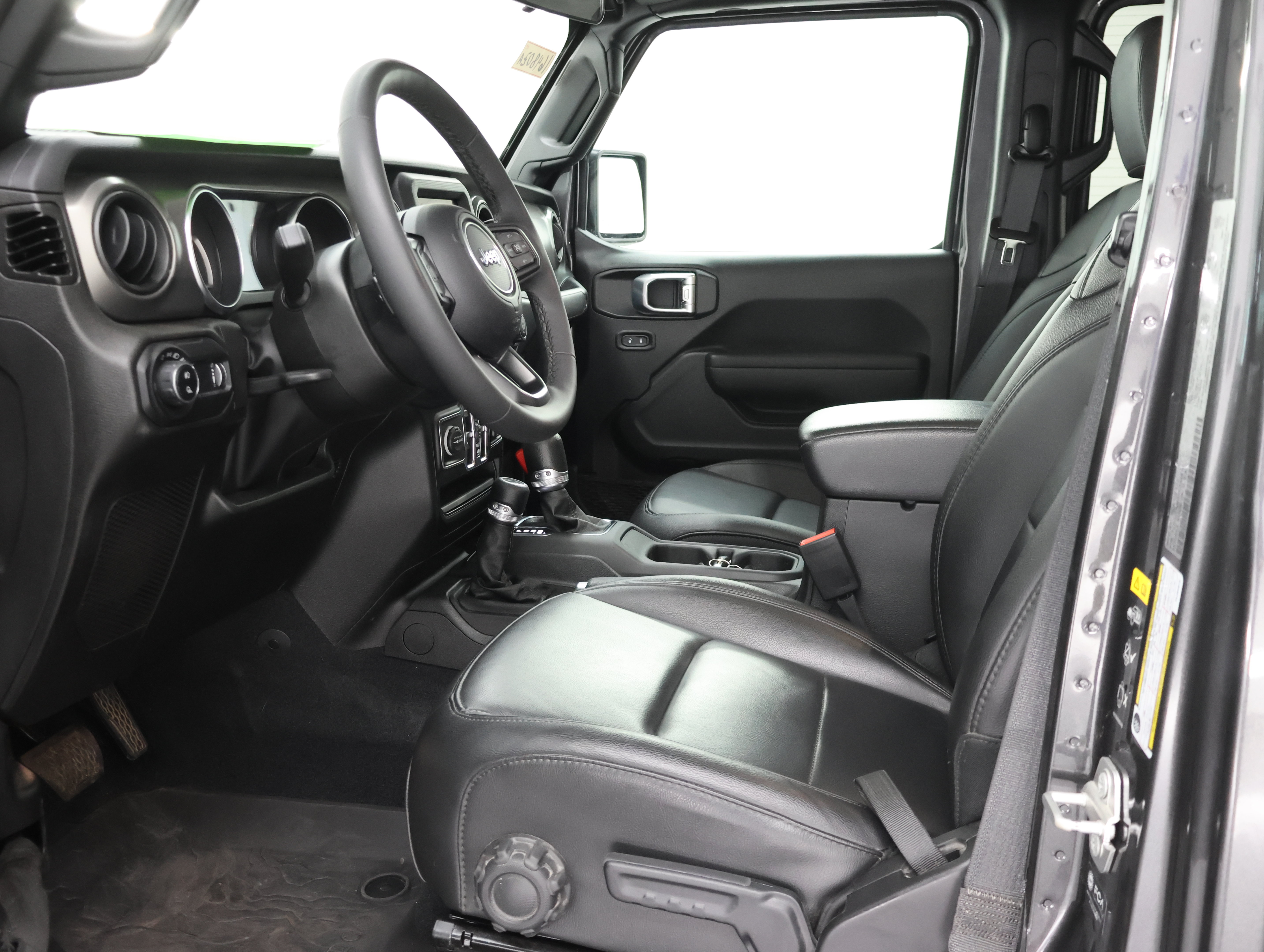 Used 2023 Jeep Gladiator Sport AWD/4WD image 8