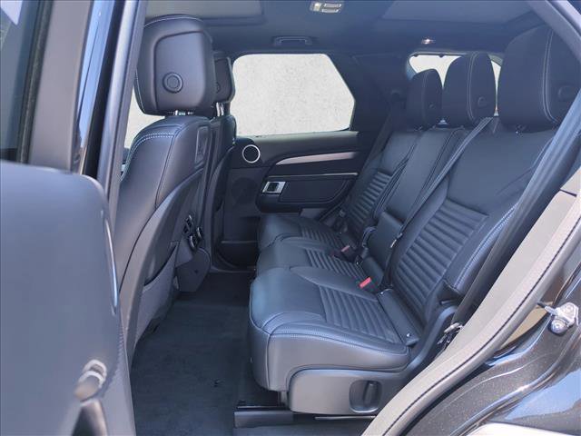 Certified 2024 Land Rover Discovery Dynamic SE image 18