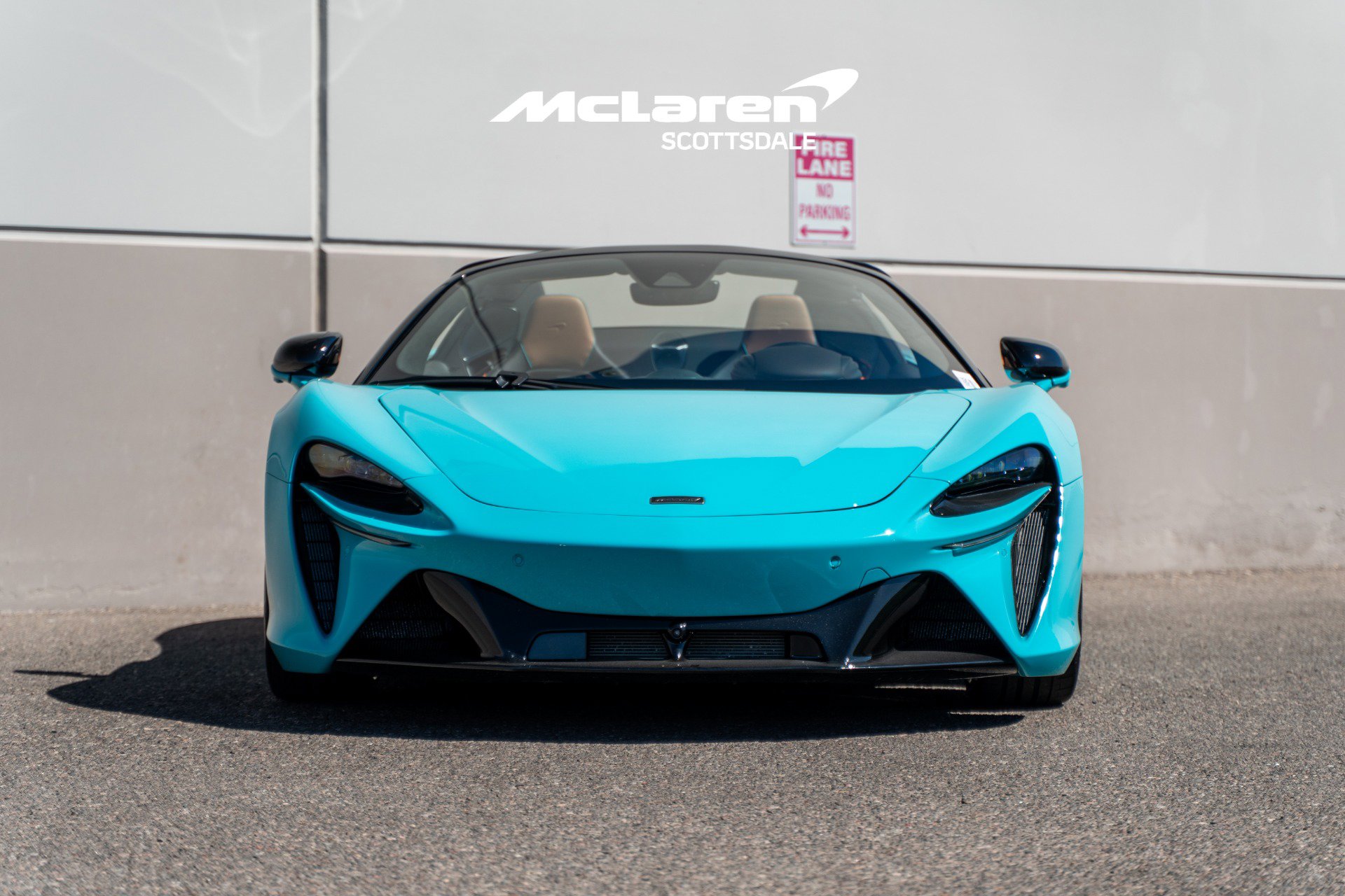Used 2025 McLaren Artura Spider image 10