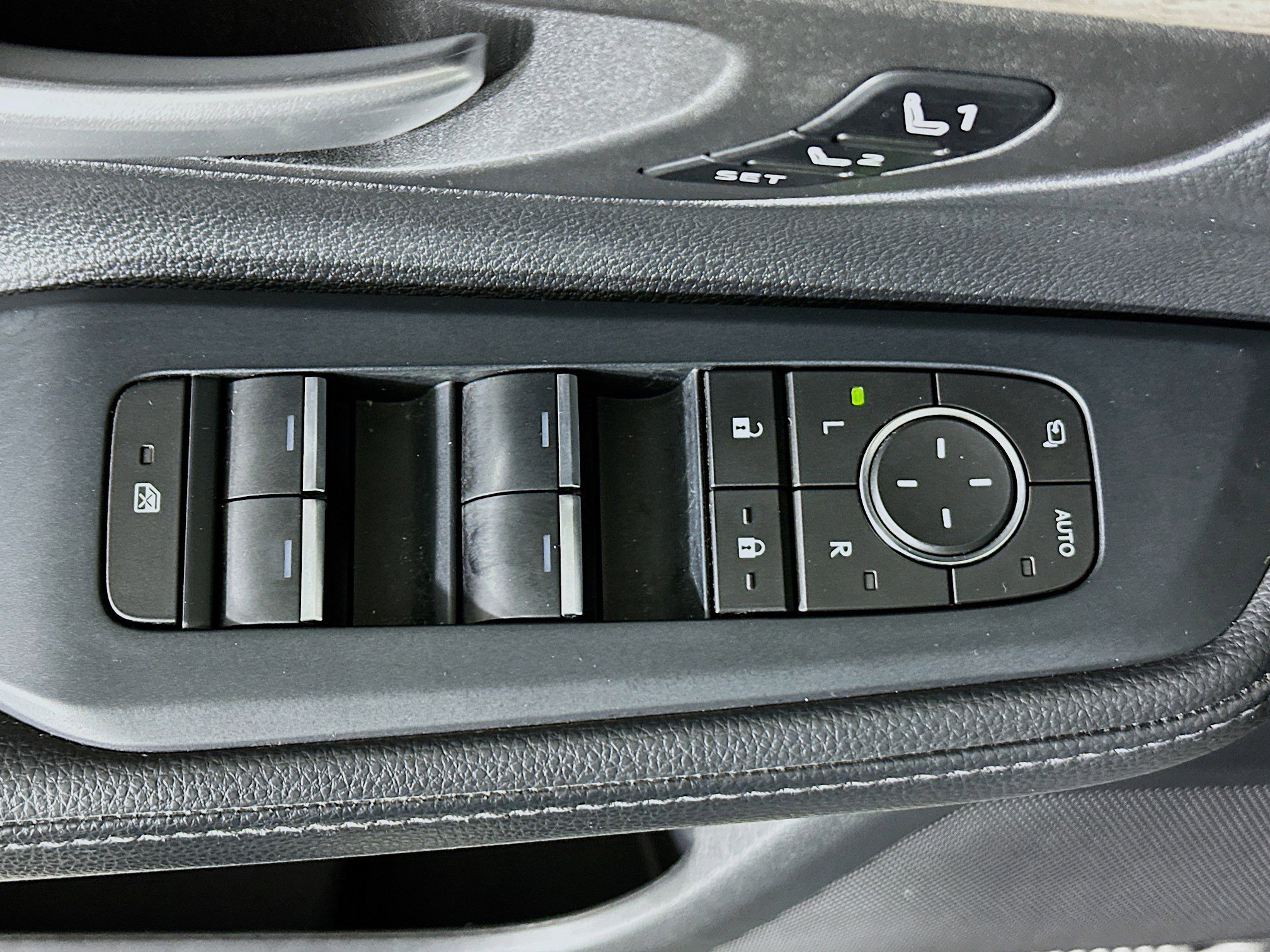 Used 2024 Toyota Grand Highlander Limited image 14