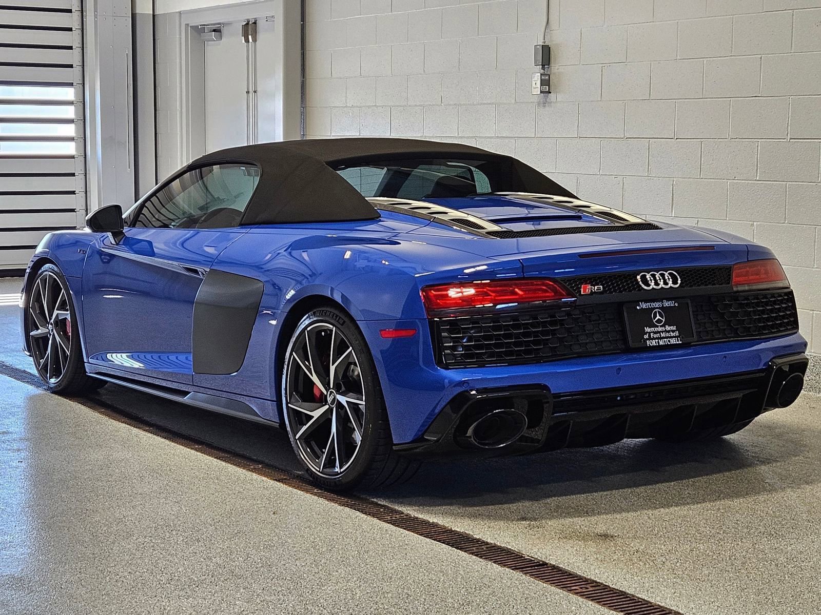 Used 2023 Audi R8 V10 performance image 8