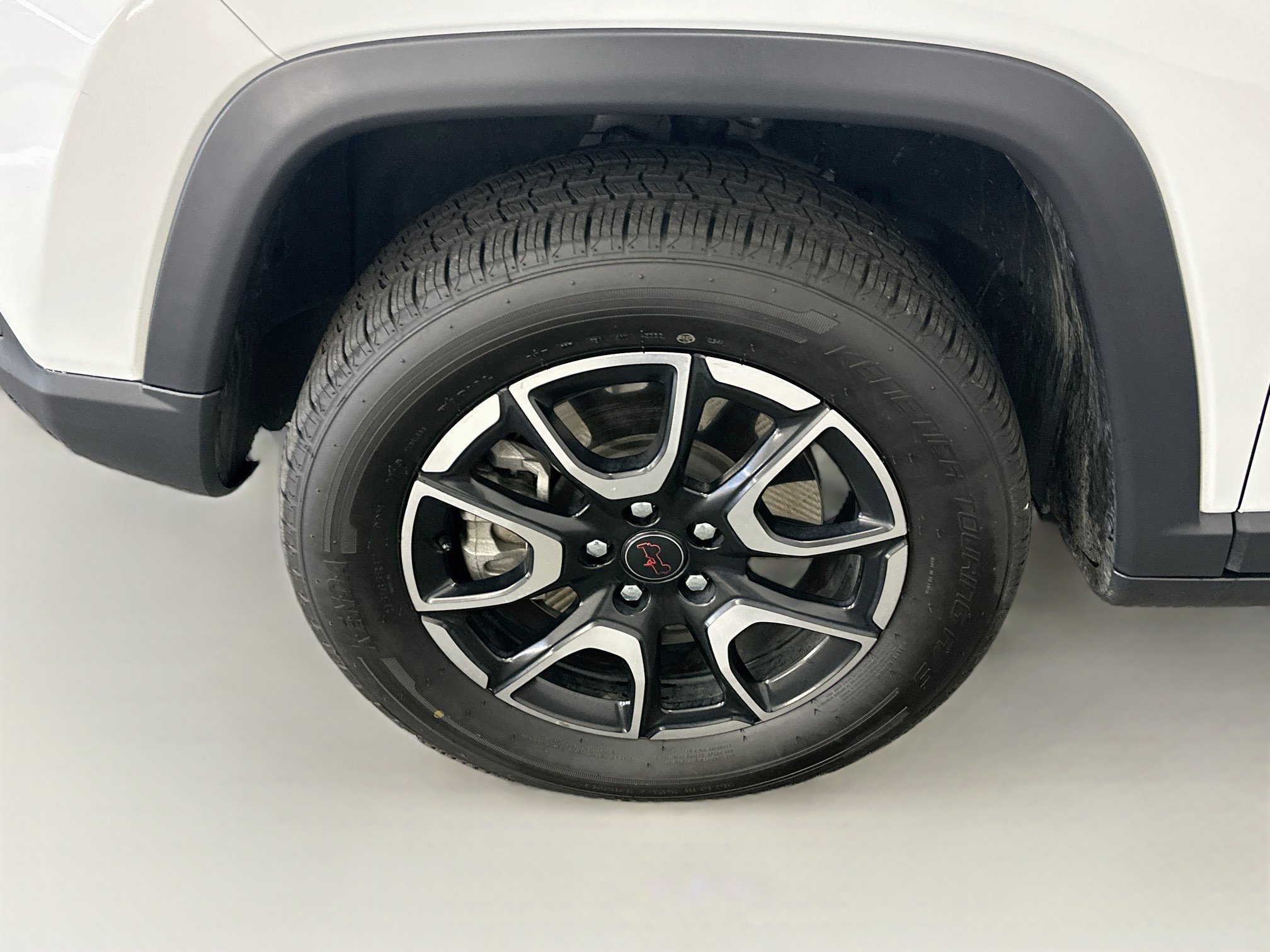 Used 2025 Jeep Compass Trailhawk AWD/4WD image 11