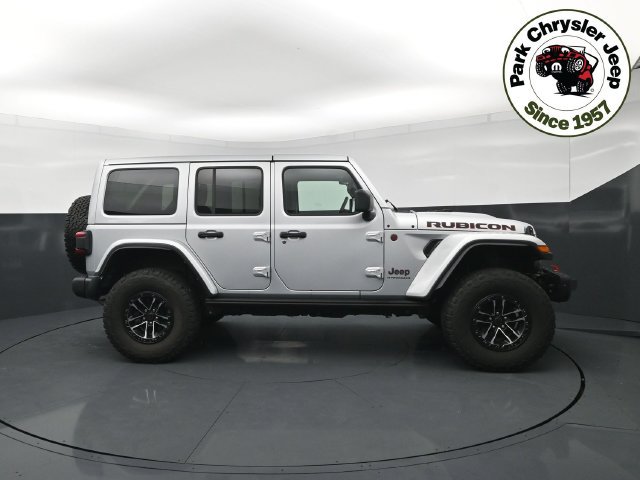 Used 2024 Jeep Wrangler Unlimited Rubicon AWD/4WD image 3