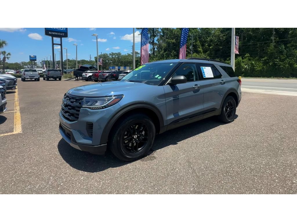 Used 2025 Ford Explorer Active RWD image 4