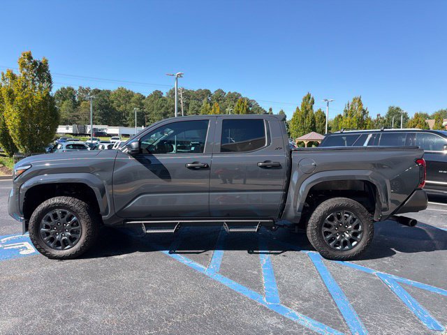 Used 2025 Toyota Tacoma SR AWD/4WD image 10