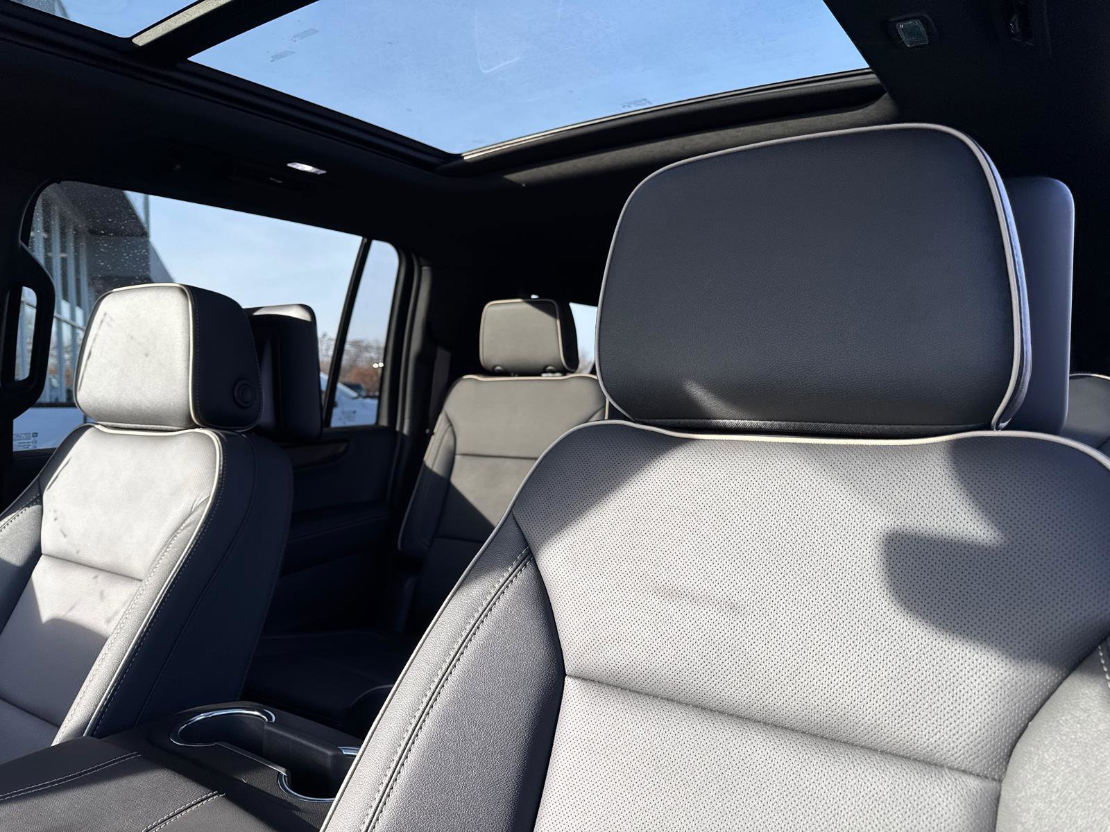 New 2026 GMC Yukon XL Elevation w/ Elevation Premium Package image 15