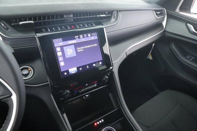 Used 2024 Jeep Grand Cherokee Laredo X w/ Trailer Tow Package image 26