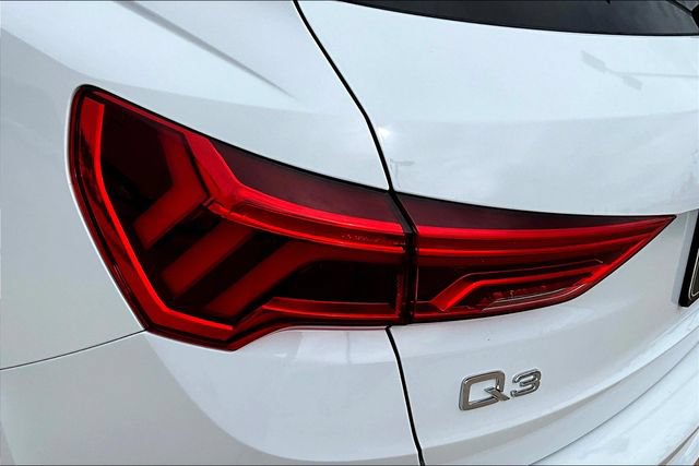 Used 2022 Audi Q3 2.0T Premium Plus w/ Premium Plus Package AWD/4WD image 30