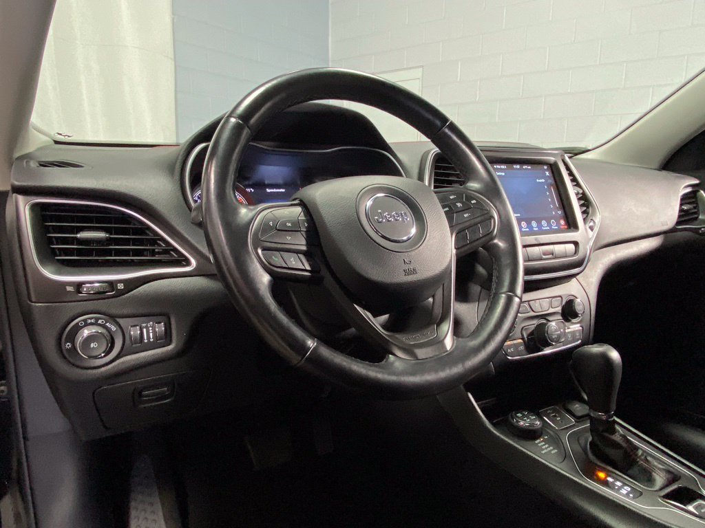Used 2021 Jeep Cherokee Trailhawk AWD/4WD image 18