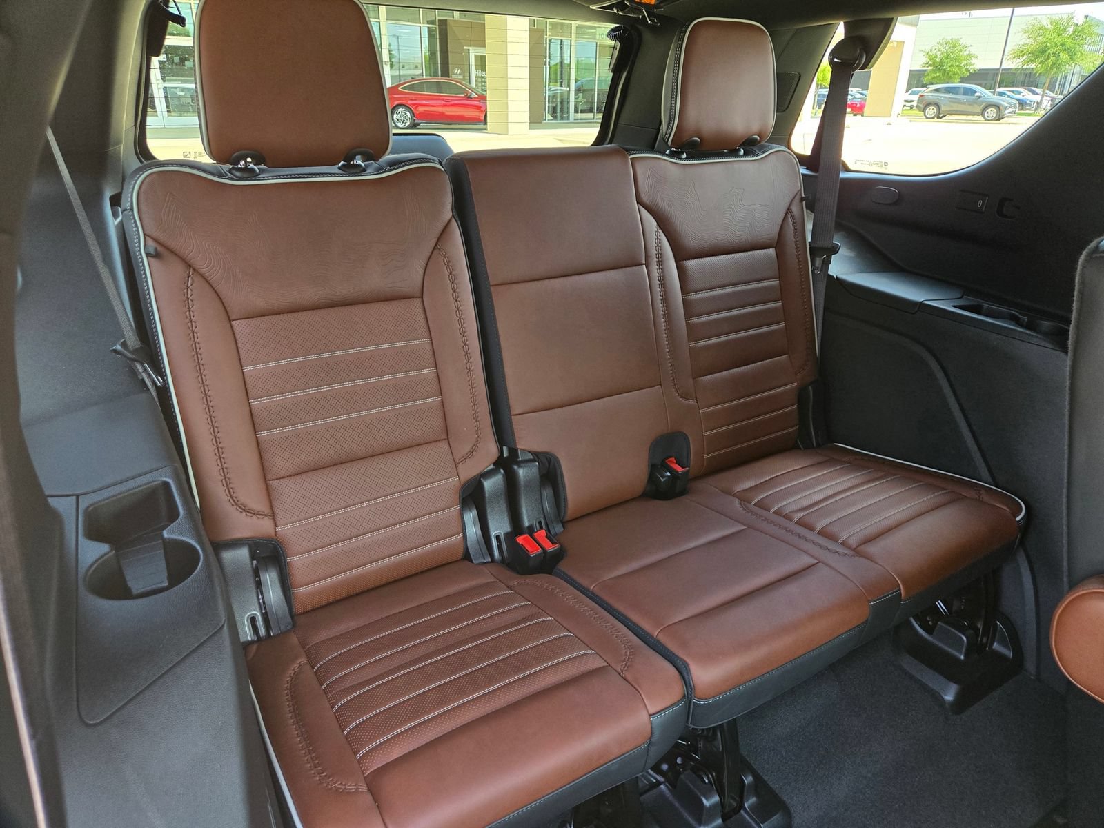 Used 2024 GMC Yukon Denali Ultimate AWD/4WD image 29