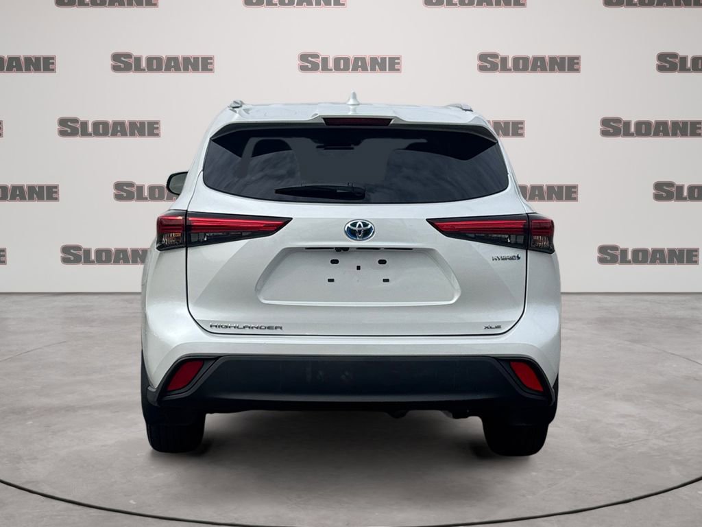 Used 2023 Toyota Highlander Bronze Edition image 4