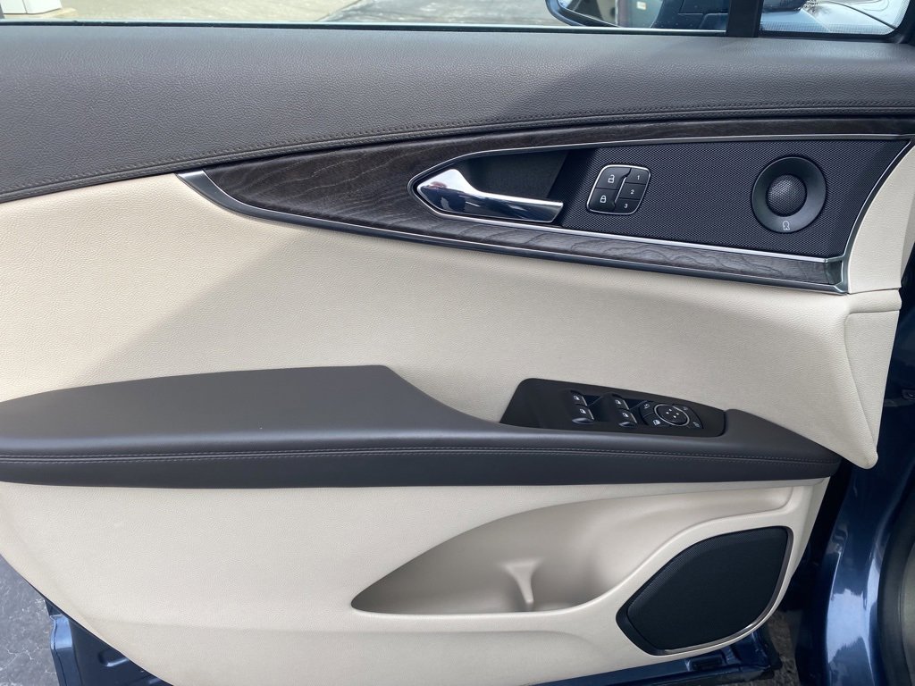 Used 2019 Lincoln Nautilus Reserve image 18