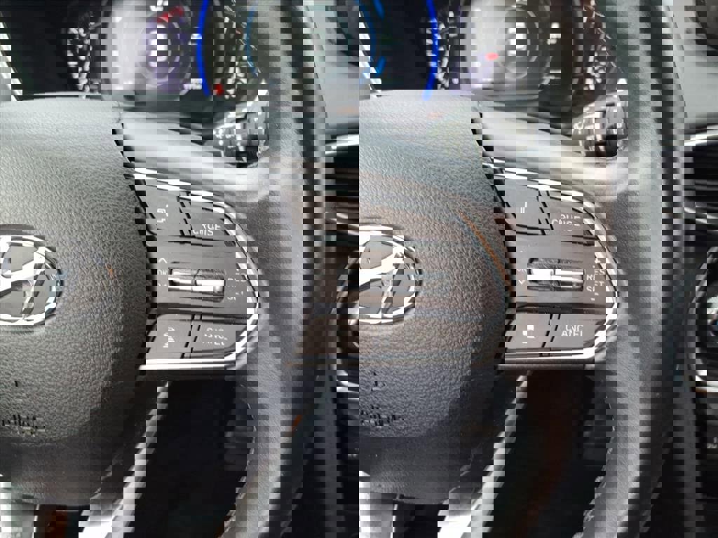 Used 2020 Hyundai Santa Fe SEL w/ Convenience Package image 15