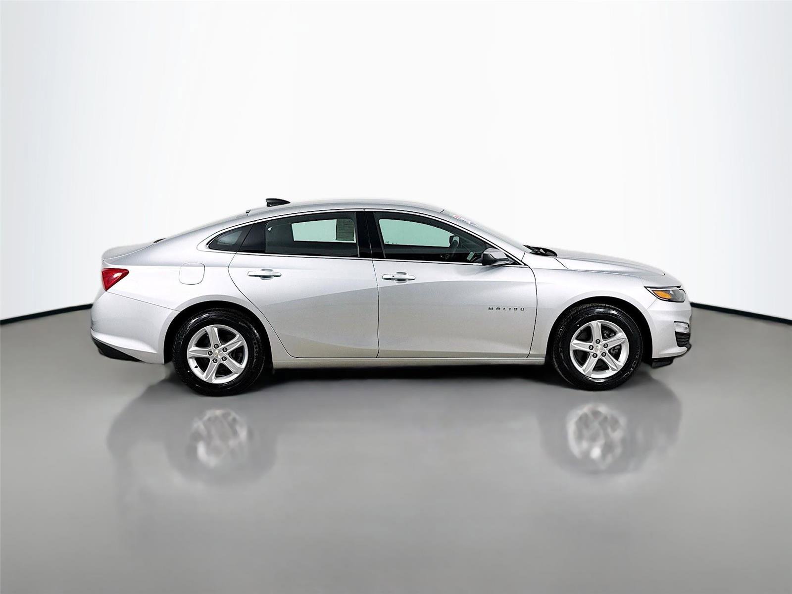 Used 2021 Chevrolet Malibu LS image 9