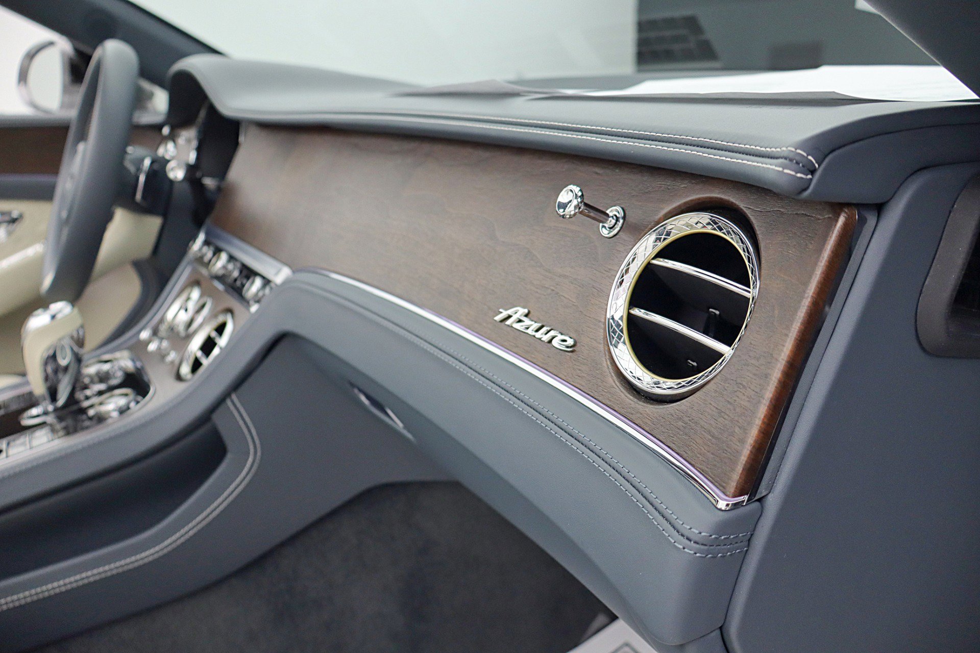 Used 2023 Bentley Continental GT Azure image 43