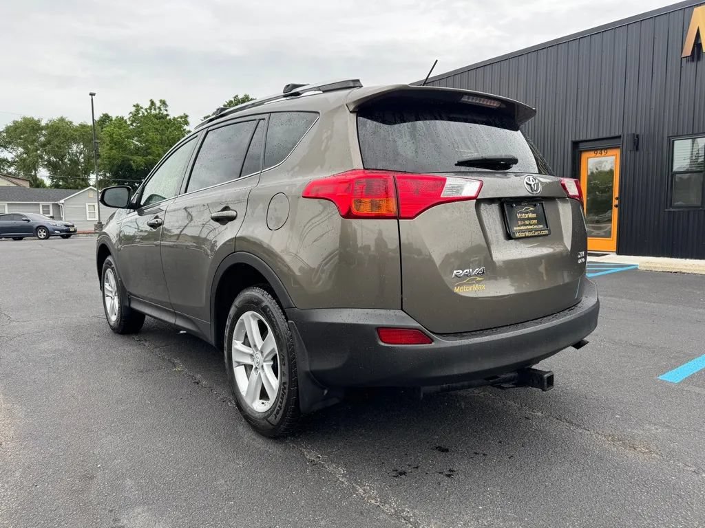 Used 2014 Toyota RAV4 XLE AWD/4WD image 2