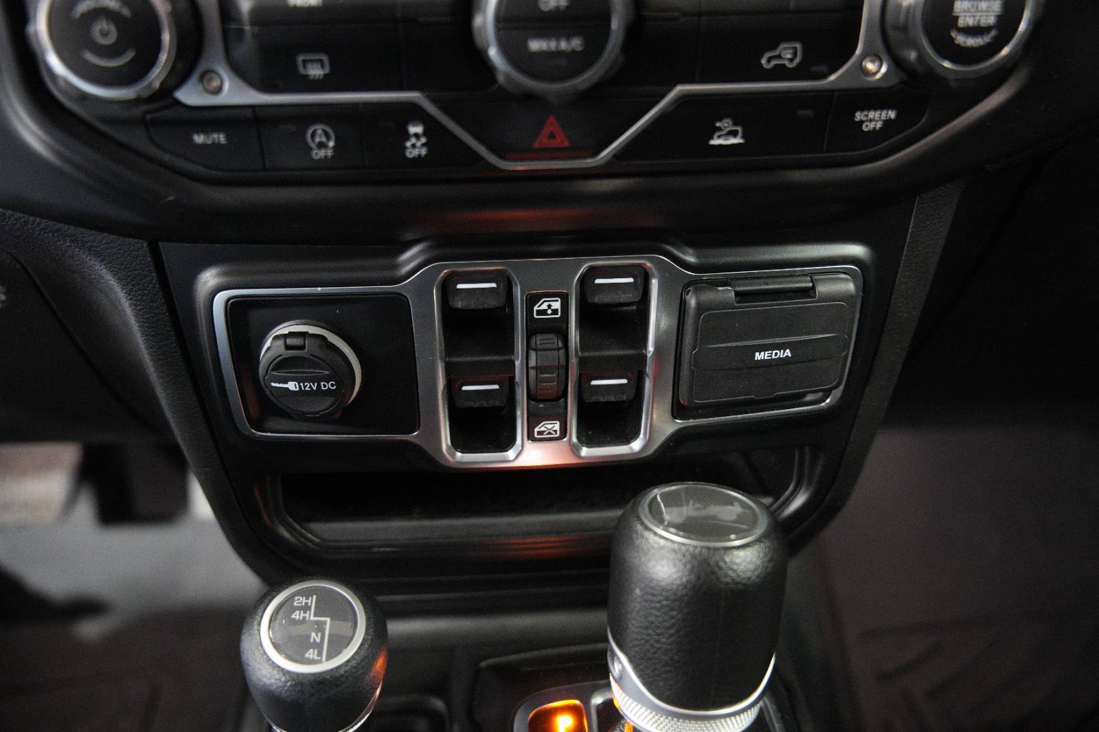 Used 2022 Jeep Wrangler Unlimited Sport AWD/4WD image 32