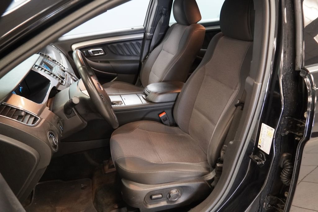 Used 2016 Ford Taurus SEL image 3