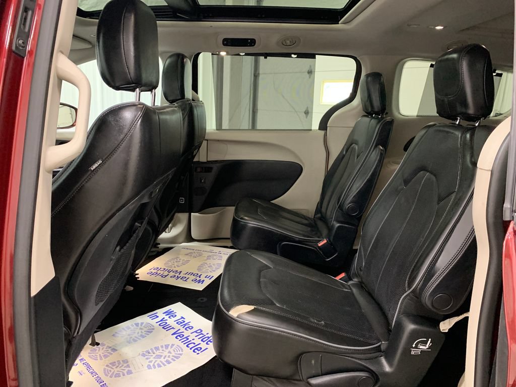 Used 2019 Chrysler Pacifica Limited FWD image 18