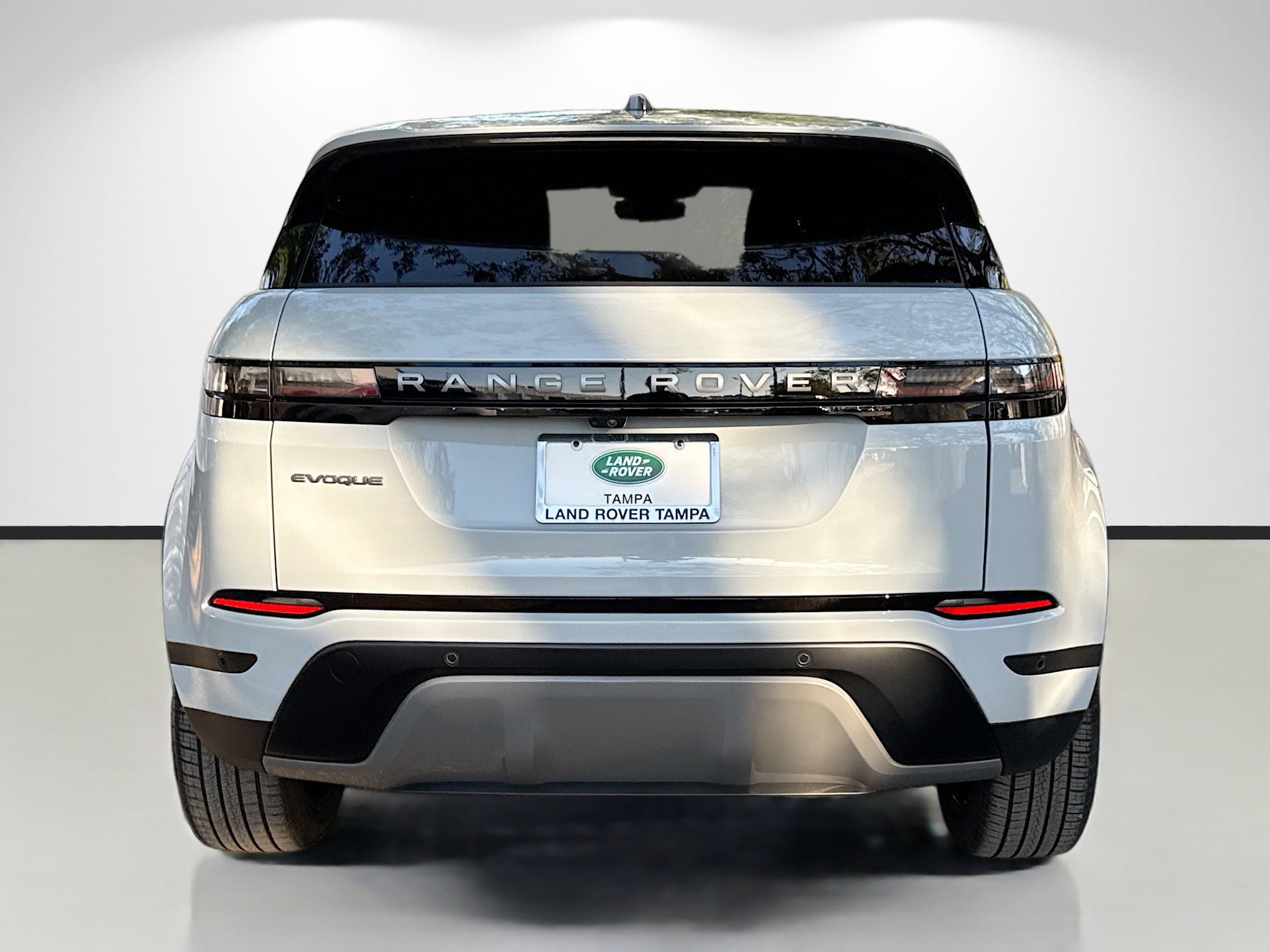 Used 2026 Land Rover Range Rover Evoque S image 4