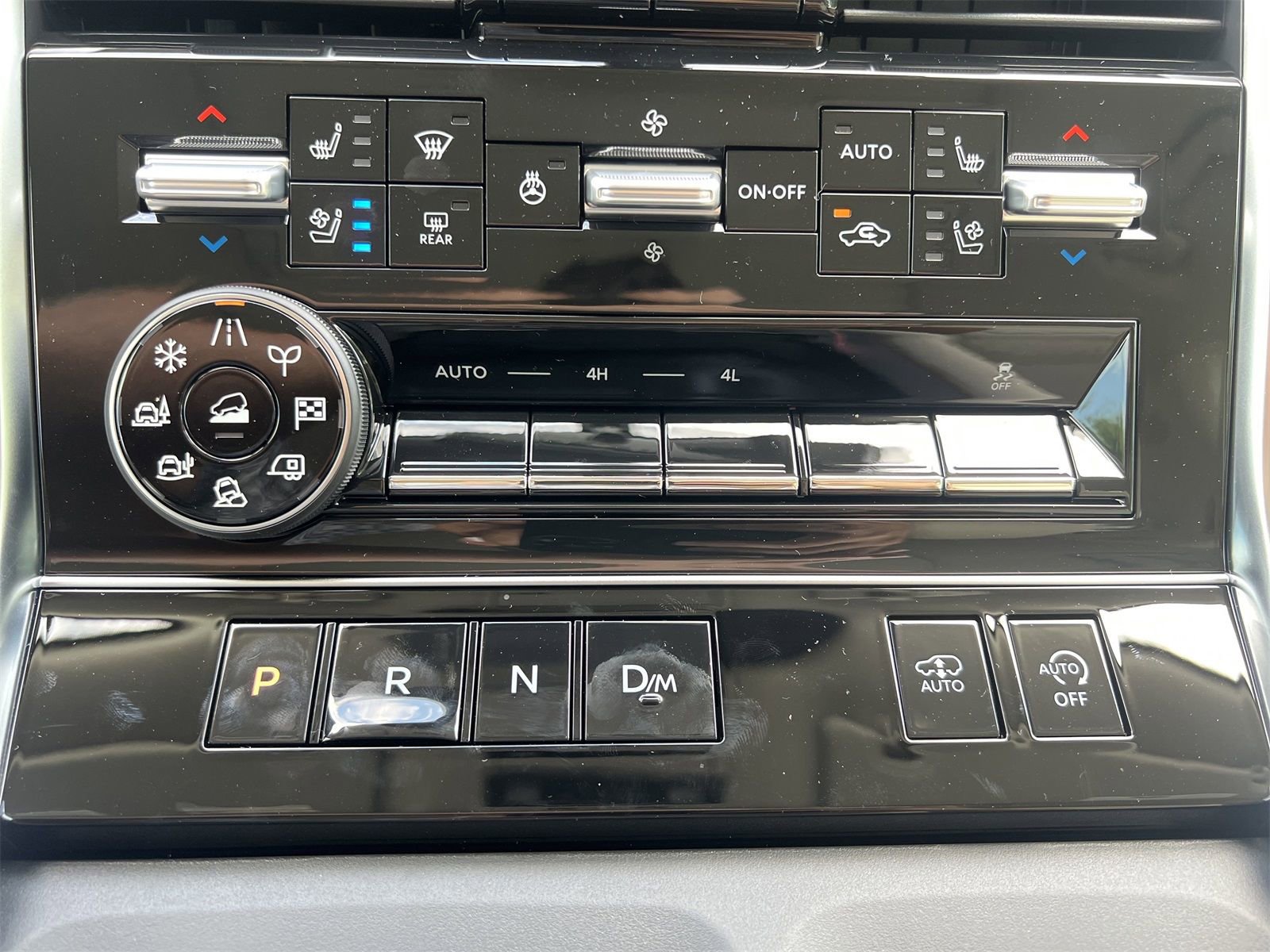 New 2025 Nissan Armada Platinum Reserve image 8