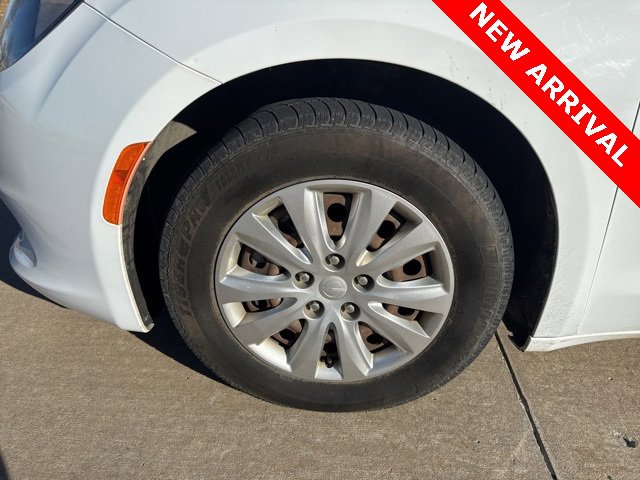 Used 2019 Chrysler Pacifica L image 9