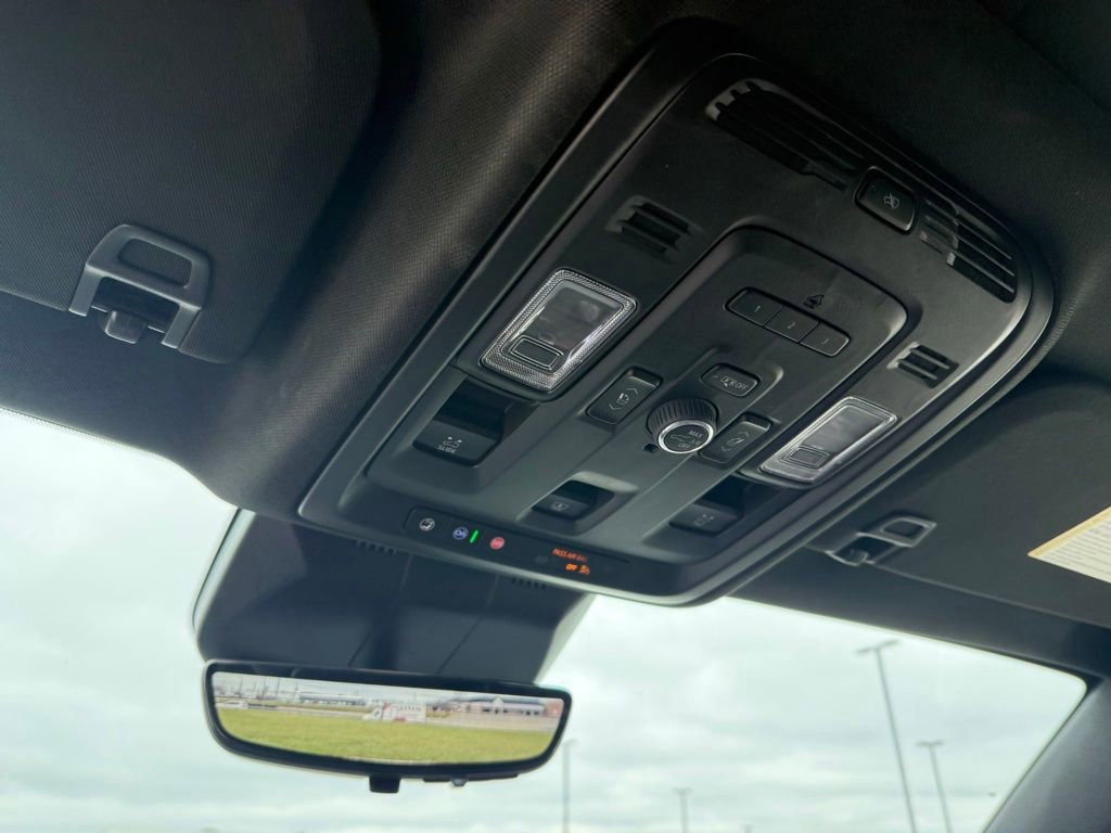 Certified 2023 Cadillac Escalade Premium Luxury w/ Performance Package image 22