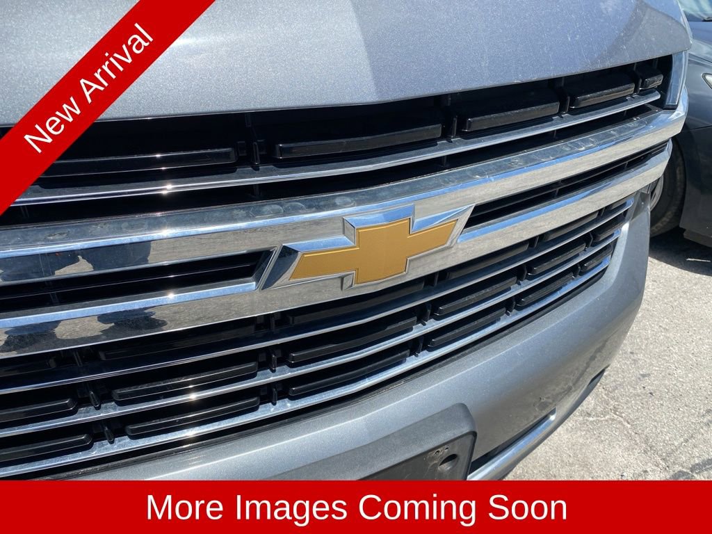 Used 2022 Chevrolet Suburban LT RWD image 7