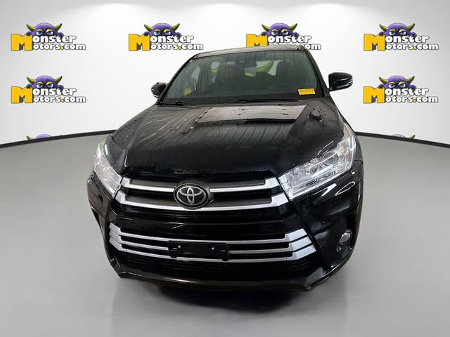 Used 2017 Toyota Highlander LE AWD/4WD image 2