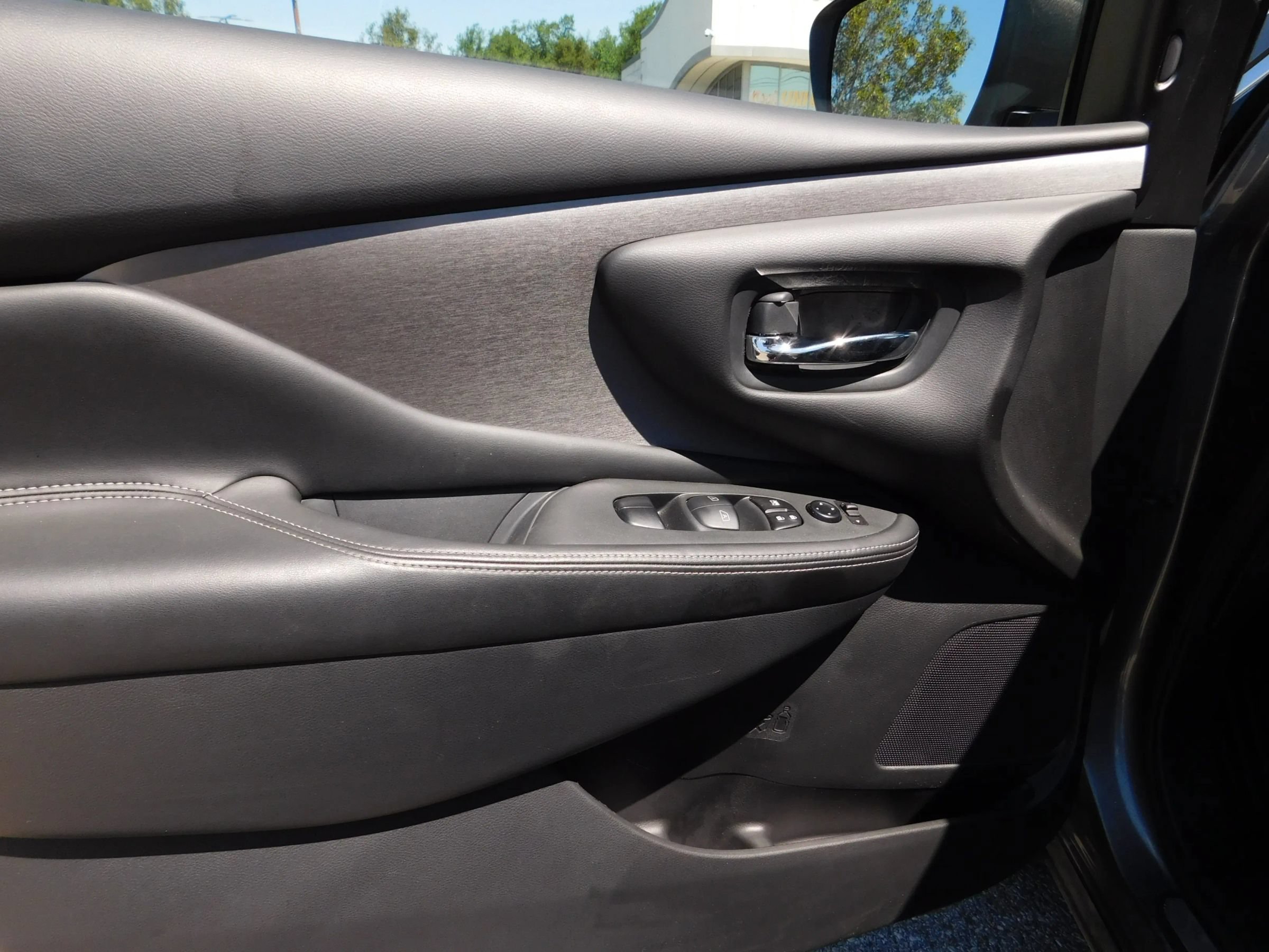 Used 2023 Nissan Murano S w/ Cargo Package AWD/4WD image 16