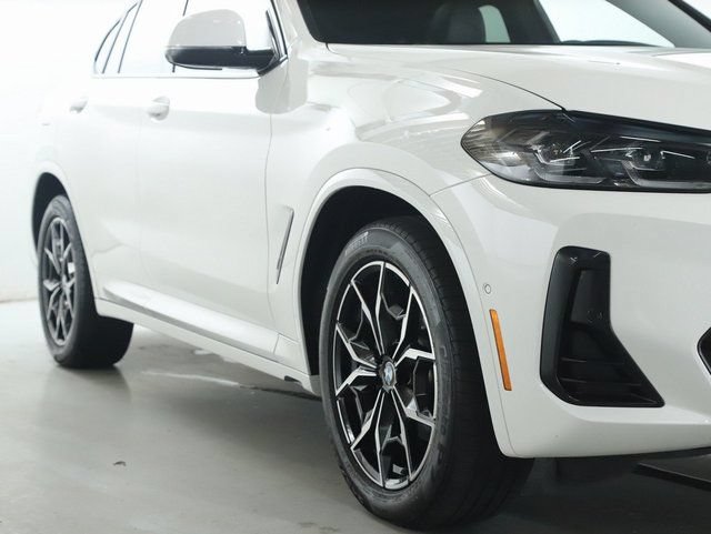 Used 2024 BMW X4 xDrive30i w/ Premium Package AWD/4WD image 9